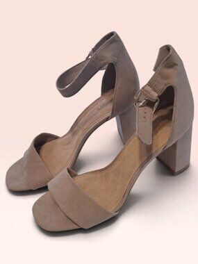 Old Navy Tan Ankle Strap Heeled Sandals Women's Size 7.5